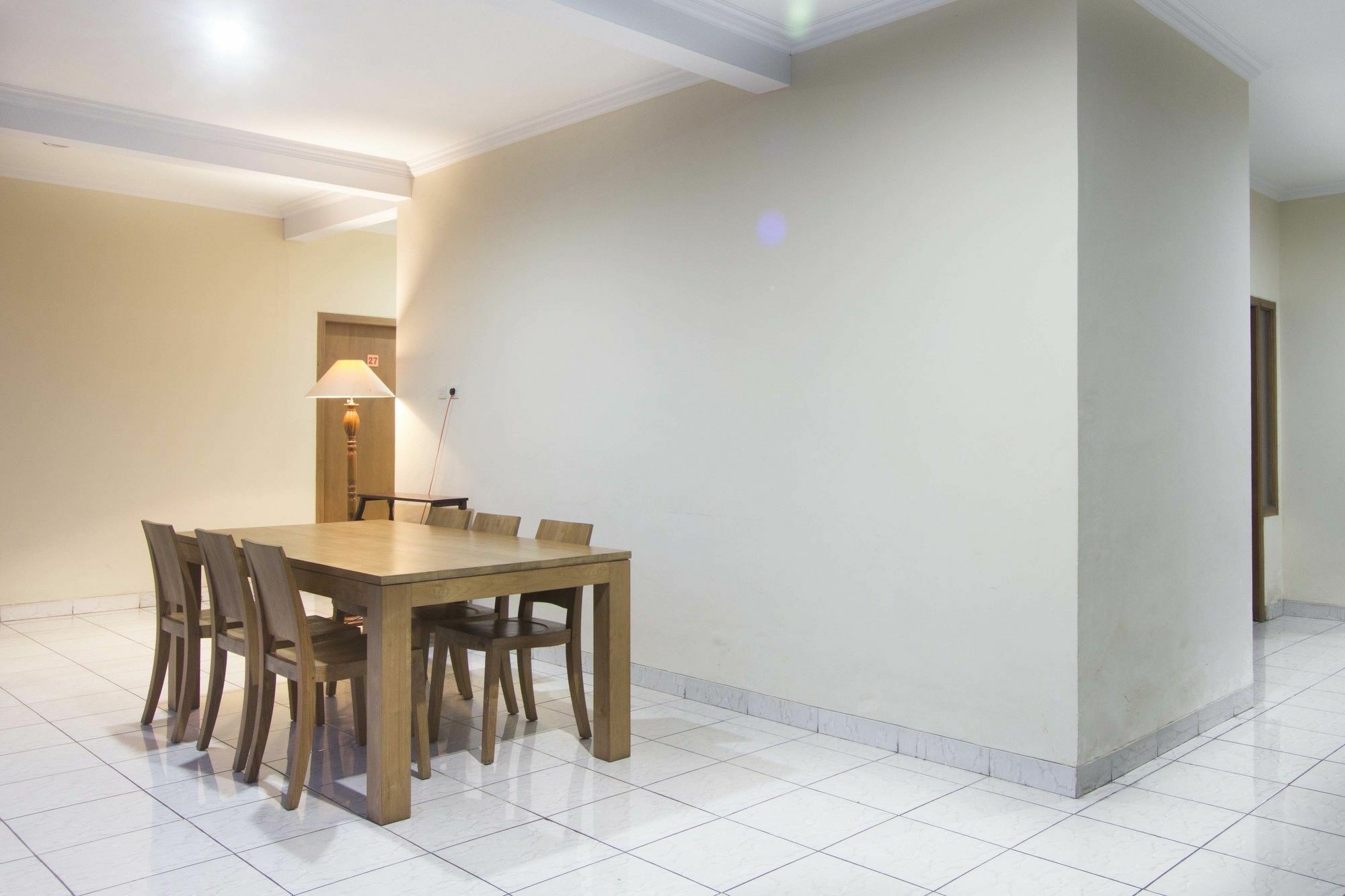 RedDoorz Plus near Stadion Mandala Krida Yogyakarta Exterior foto
